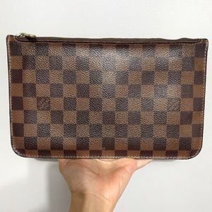 Louis Vuitton Pouch in Damier Ebene